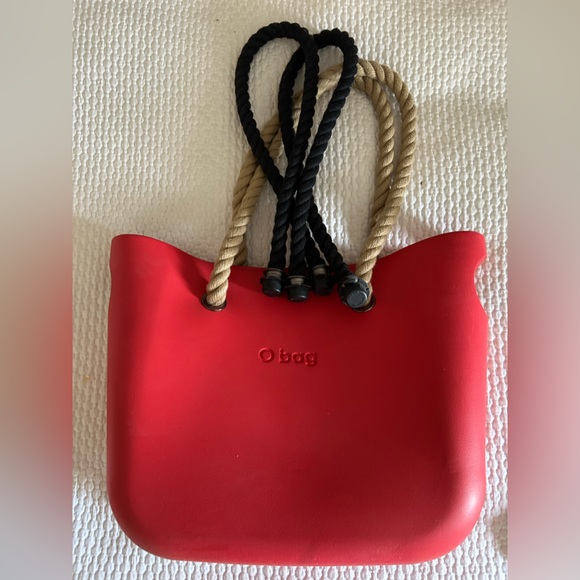 Obag Beach Bag in Red with Raffia and Black Shoulder Handles. - Picture 7 of 7